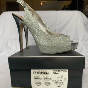 Cute Silver Sparkly I.Miller Heels